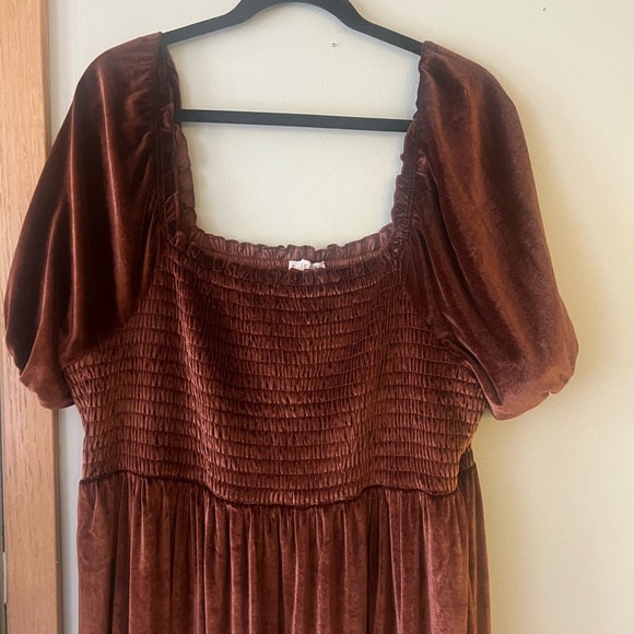 Plus size Baltic Born bridesmaids dress - Picture 2 of 3